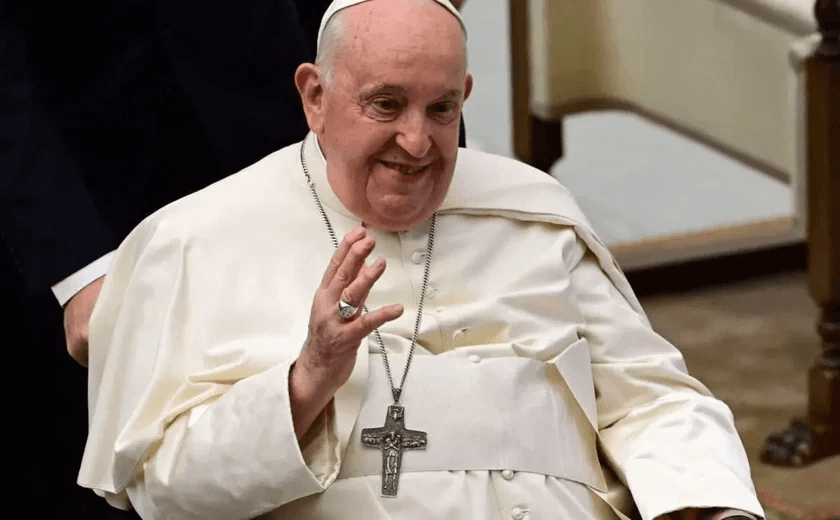 Papa Francisco visita Veneza e diz que seu trabalho não é fácil e diz: “Por favor, orem por mim”