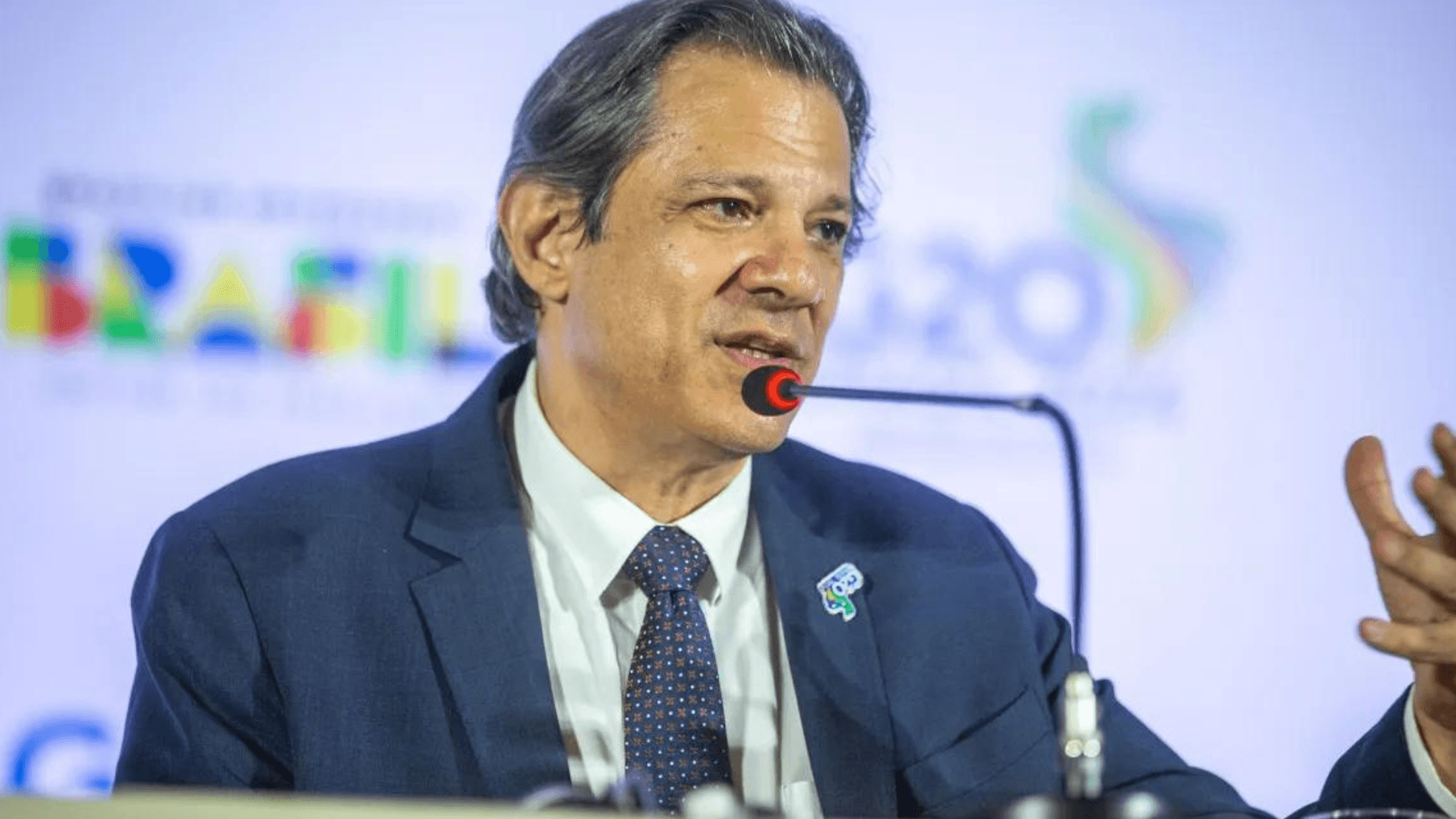Haddad descarta aumento para servidores em 2024 e avalia cenário dos próximos anos