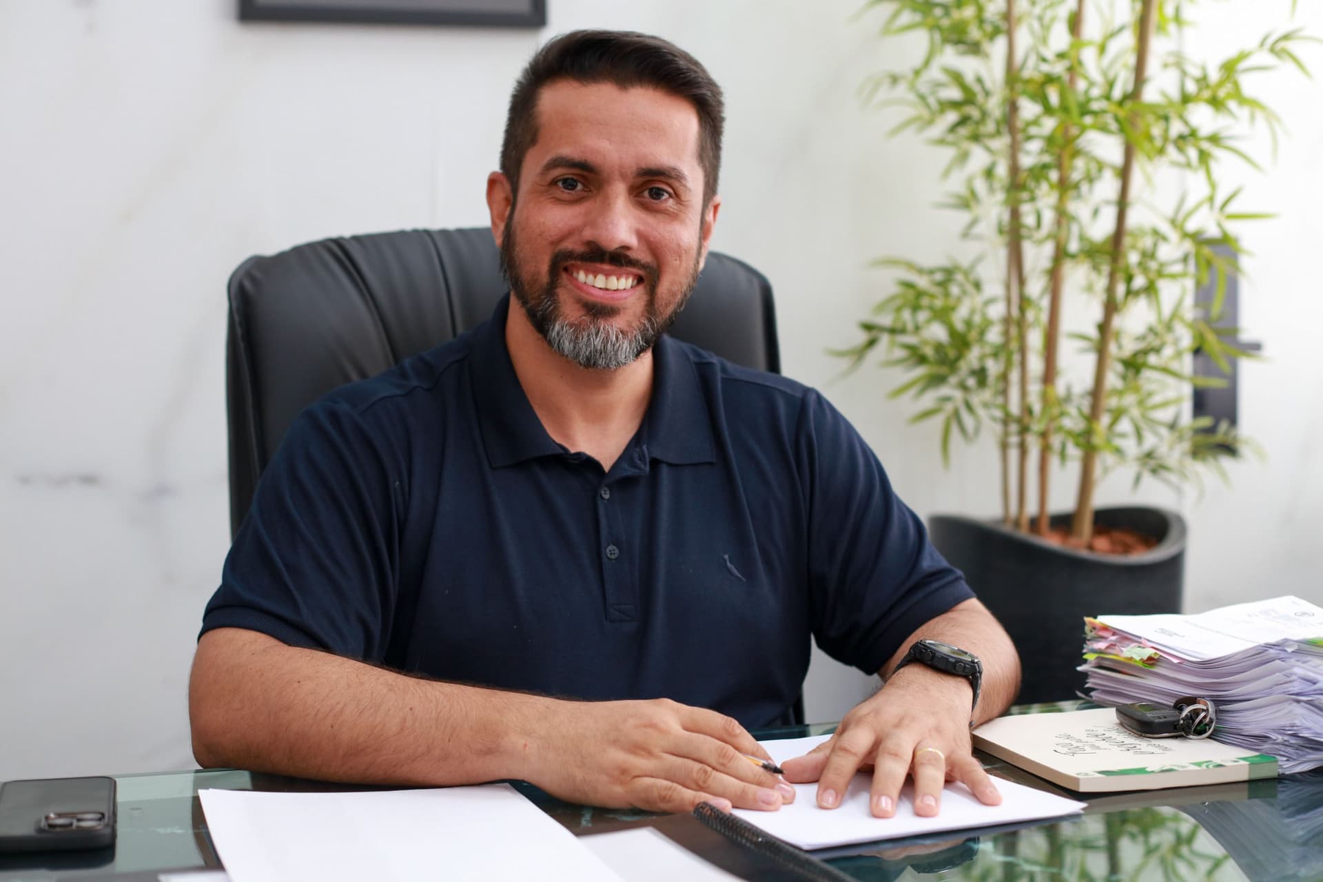 Prefeito de Manaus oficializa Jack Serafim como novo secretário de comunicação