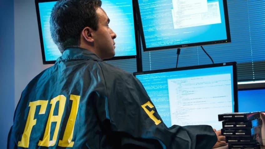 Nos EUA, ex-funcionário do governo é condenado a 22 anos de prisão por tentativa de espionagem