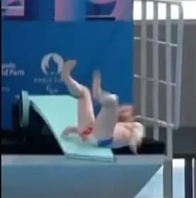 Em Paris, atleta leva tombo em inauguração do Centro Aquático da Olimpíada de 2024