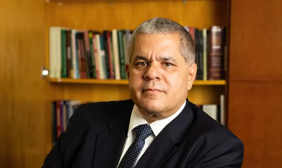 Lula indica advogado Antônio Fabrício Gonçalves, ligado ao Prerrogativas, para vaga no TST