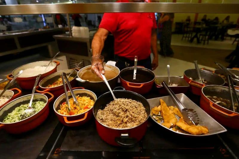 Governo vai assinar reajuste de benefícios para servidores no auxílio-alimentação, saúde e creche