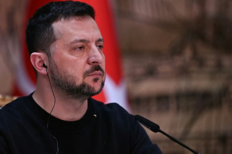 Zelensky afirma que pode renunciar à presidência em troca de paz na Ucrânia