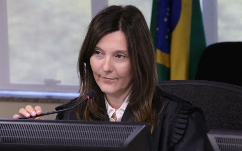 TRE-PR não afastará desembargadora que tem foto com Sergio Moro e pediu vista em julgamento da cassação