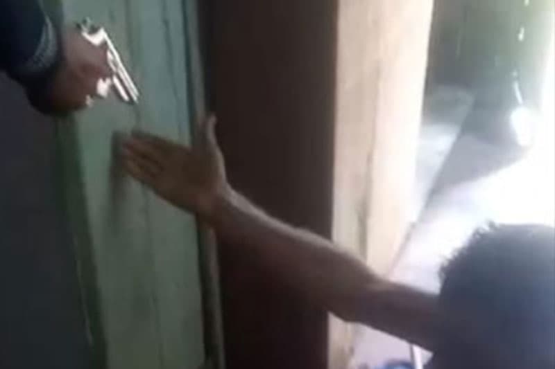 VÍDEO: membros do CV castigam homem por roubo na zona rural de Manacapuru