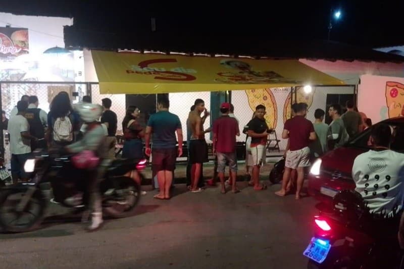 Homem é perseguido e morto dentro de pizzaria, na zona Norte de Manaus