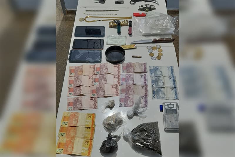 Em Manaquiri, PC-AM prende trio com drogas, dinheiro, celulares e joias