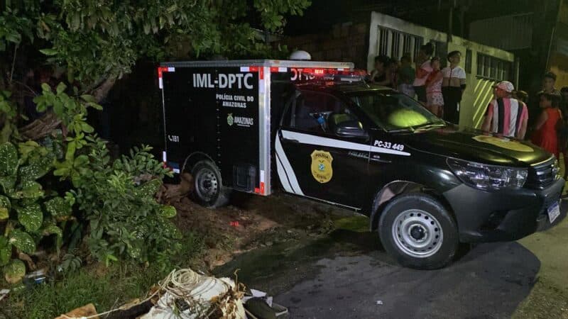 Homem mata cunhada com facada no pescoço, em Manaus