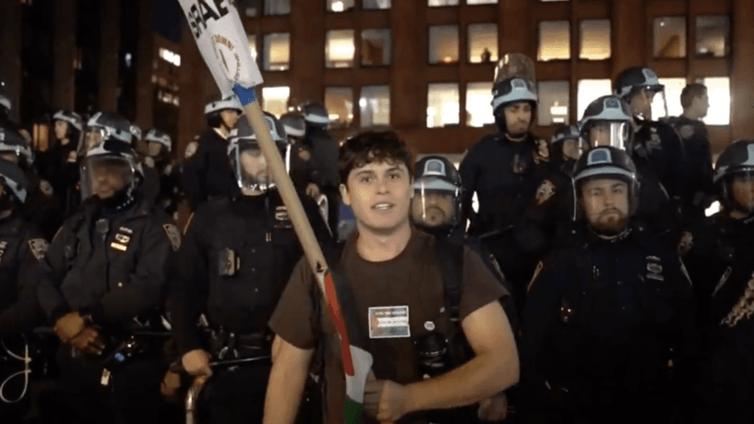 Polícia prende ao menos 150 manifestantes em Nova York após manifestação estudantil pró-palestina