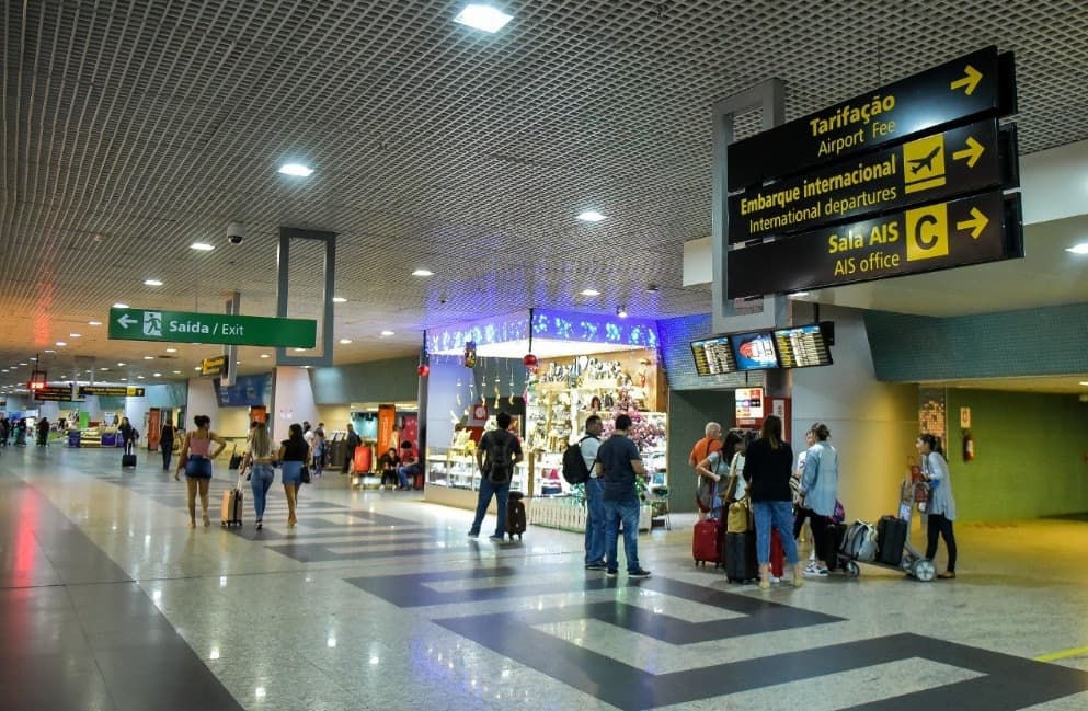 PF prende 13 pessoas com 40 kg de drogas no aeroporto de Manaus