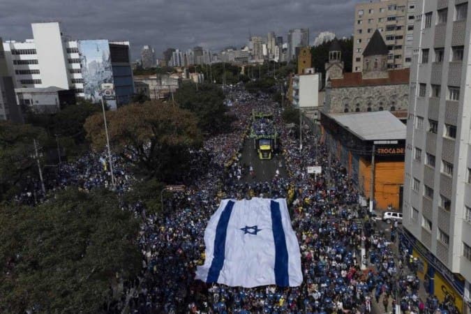 SP: Marcha para Jesus reúne milhares, tem discurso de prefeito e bandeira de Israel