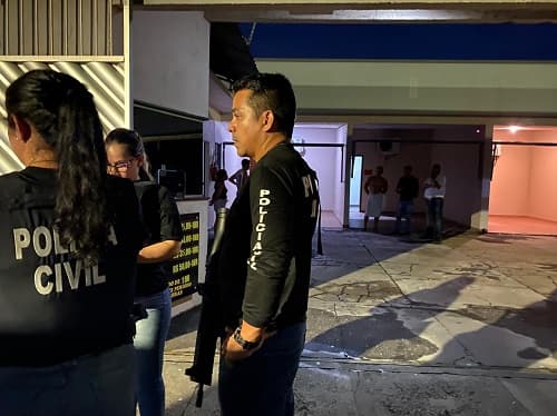 Motéis e pousadas são fiscalizados durante operação em Manaus