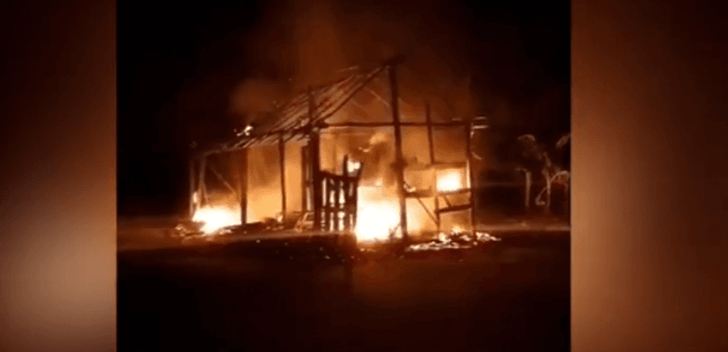 Homem incendeia casa da companheira por não conseguir dinheiro para bebida, no interior do AM