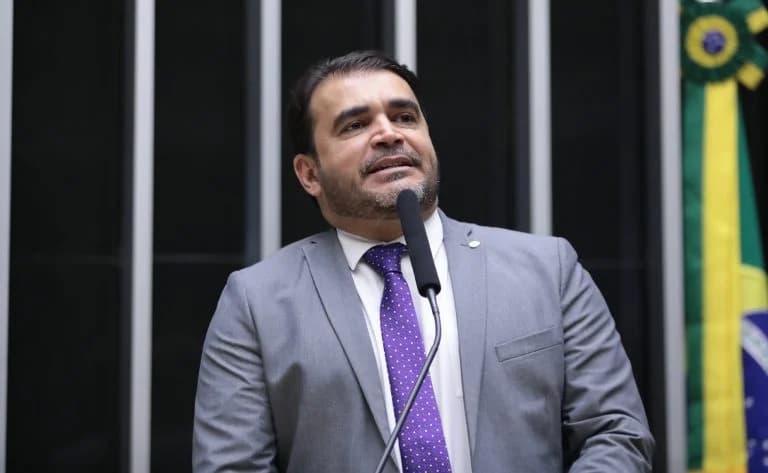 Câmara dos deputados aprova projeto de lei para reajuste salarial de servidores públicos