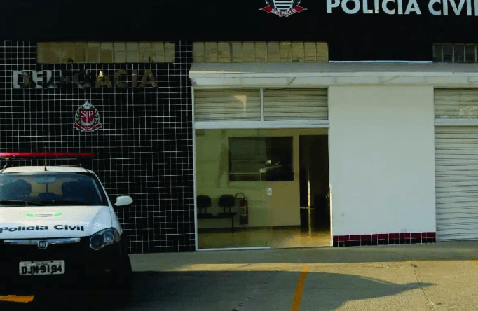 Em SP, homem assusta moradores após invadir casa e dizer ser um “robô androide”