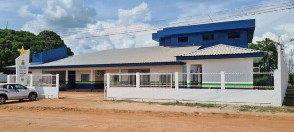 Trio é preso por roubar celulares e dinheiro de mulher em Itacoatiara, no AM