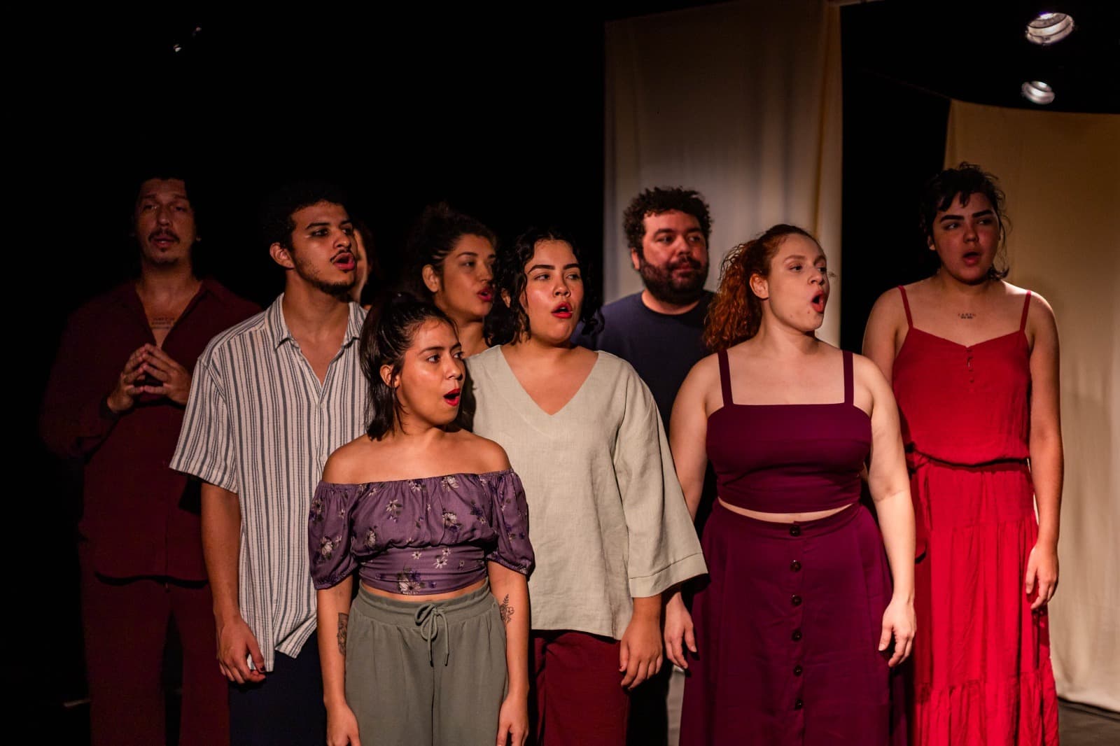 Teatro da Instalação recebe estreia de nova temporada do espetáculo ‘Helena’, do Ateliê 23