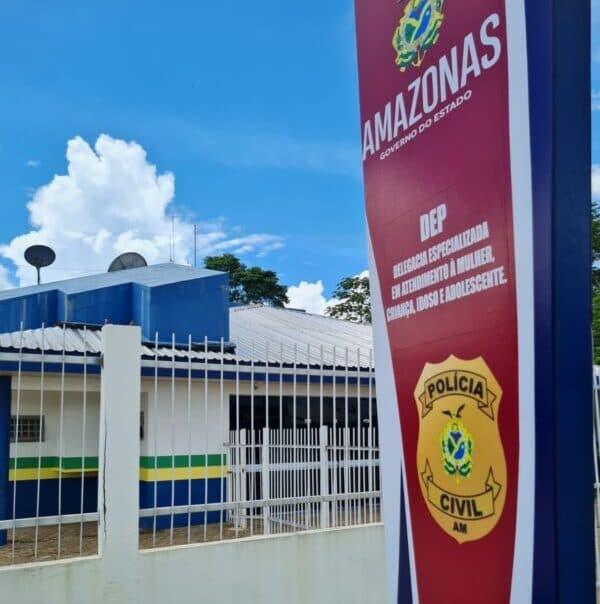 Homem é preso por agredir companheira com chutes e tapas, no interior do Amazonas