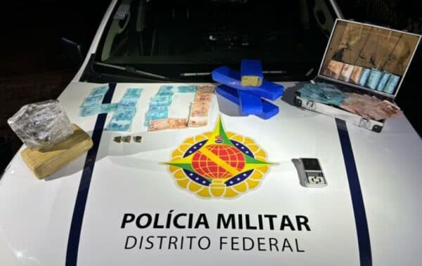 Dupla é presa com drogas e cerca de R$ 50 mil em notas falsas, no DF