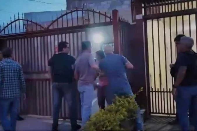 Jovem é mantida em cárcere privado após conhecer mulher em app de relacionamento, no DF