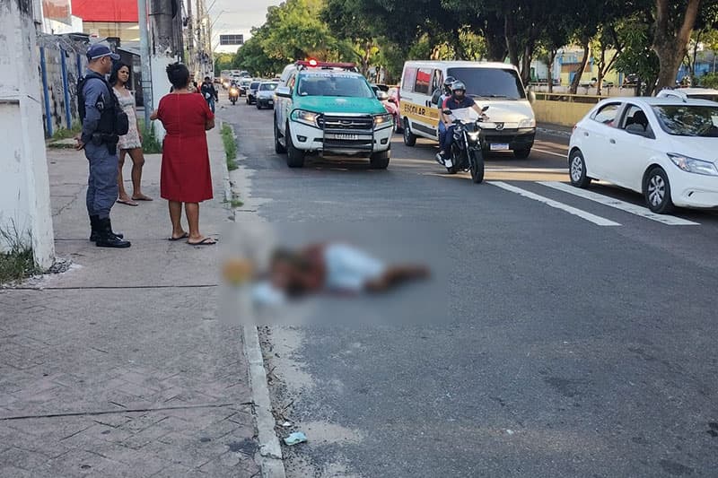Homem fica gravemente ferido após ser atropelado na avenida Brasil, em Manaus