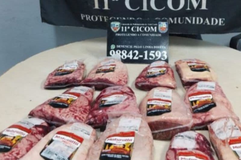 Homem é preso por tentar furtar 13 peças de carne em supermercado de Manaus