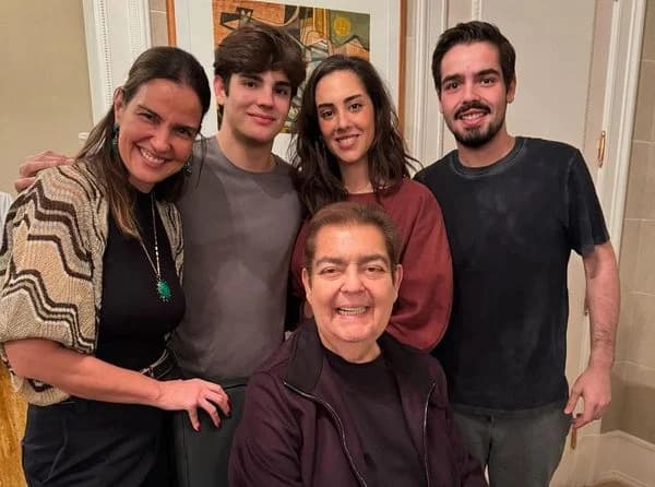 VÍDEO: Faustão aparece pela 1ª vez após transplante de rim, em aniversário do filho caçula