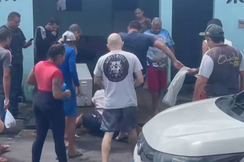 VÍDEO: homem é agredido por tentativa de roubo em Manaus