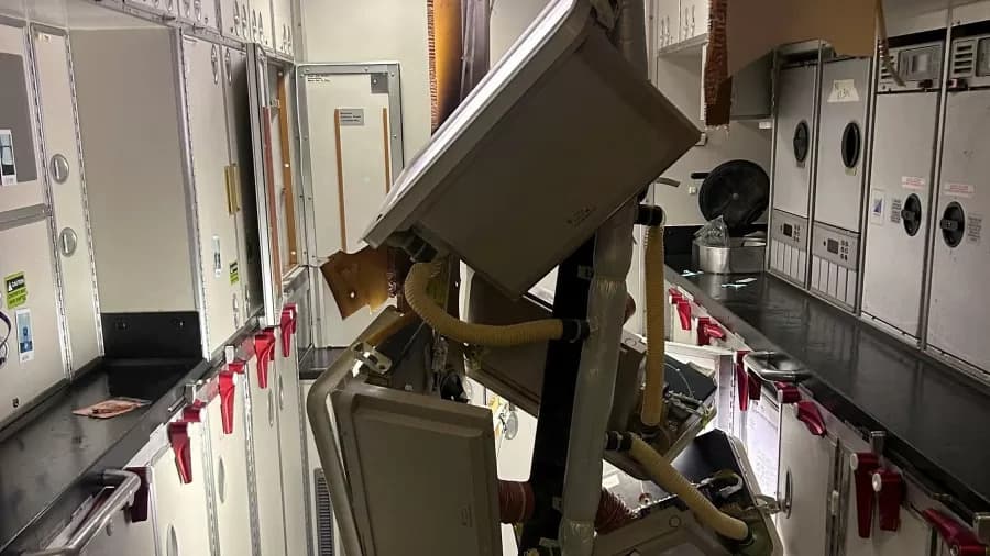 Vinte passageiros de voo que enfrentou turbulência seguem em UTI’s, na Tailândia