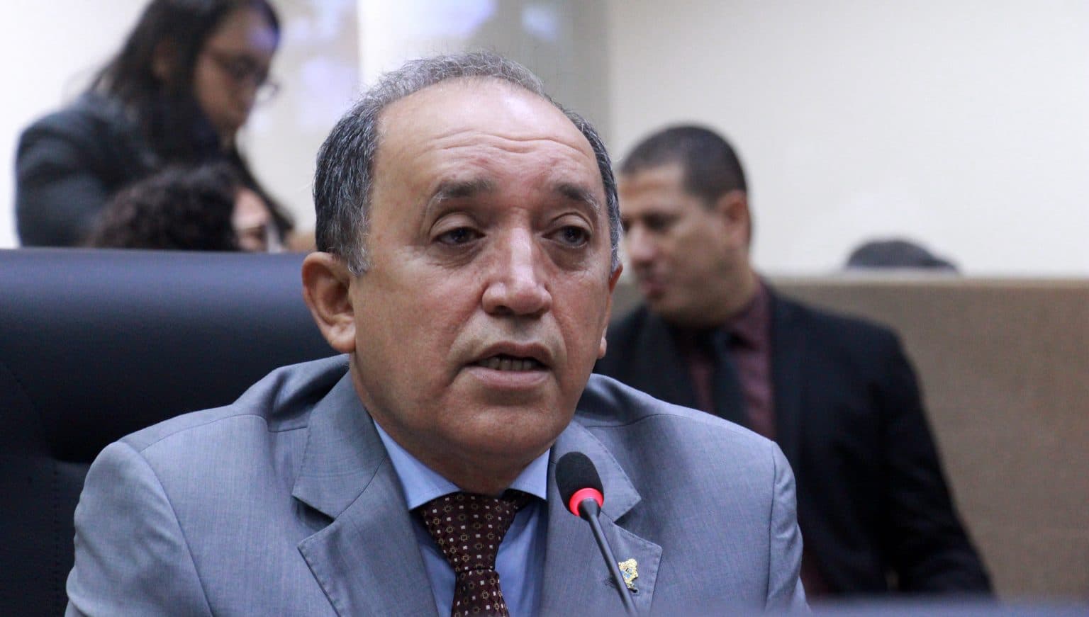 Após fala polêmica sobre merenda escolar, vereador Professor Samuel se justifica: “Deus é maior que tudo isso e sabe do profissional que sou”