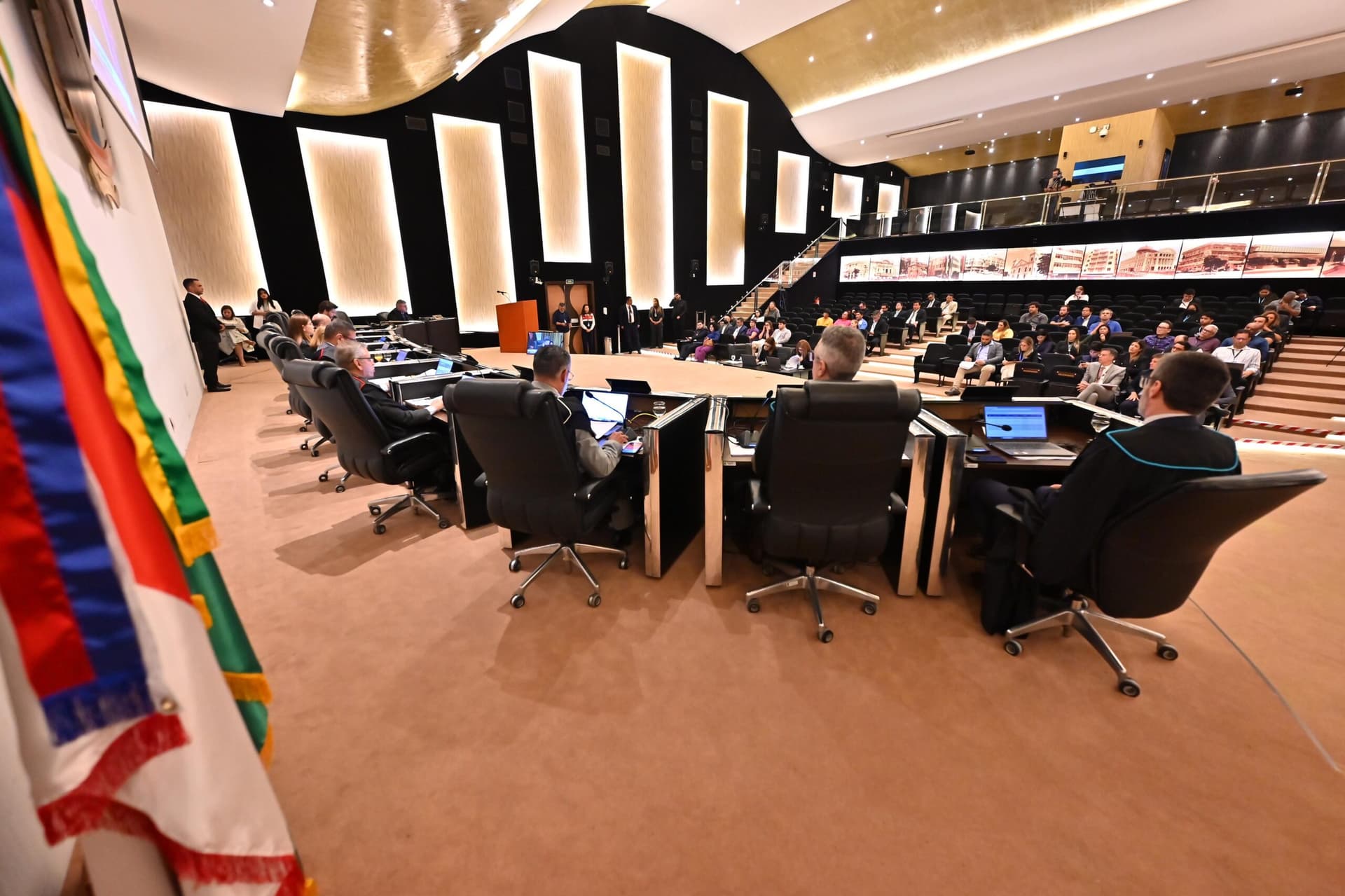 TCE determina que ex-prefeito de Amaturá e prefeito de Novo Airão devolvam quase R$ 10 milhões