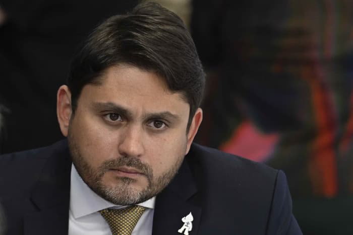 PF indicia ministro das Comunicações, Juscelino Filho, por suspeita de corrupção