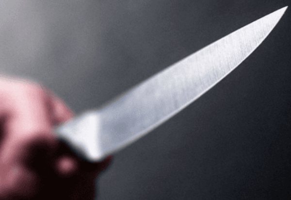 Feminicídio: Marido é preso após tentar matar companheira a facadas, em Manaus