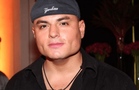 Humorista Carlinhos Mendigo é preso por dívida de R$ 247 mil de pensão alimentícia