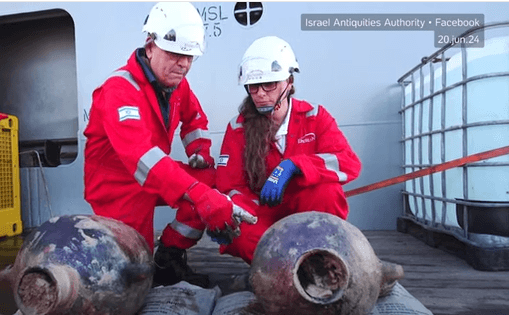 Destroços de navio que naufragou há mais de 3 mil anos são encontrados intactos em Israel