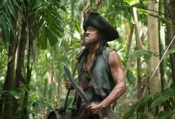 Surfista que participou de ‘Piratas do Caribe’ morre após ser atacado por tubarão