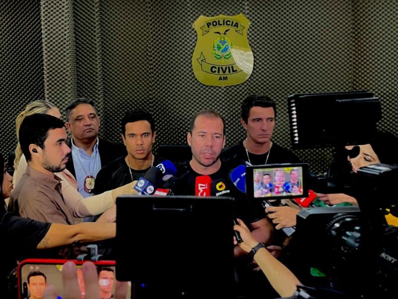 Com extensa ficha criminal por furtos a drogarias, mulher é presa em Manaus