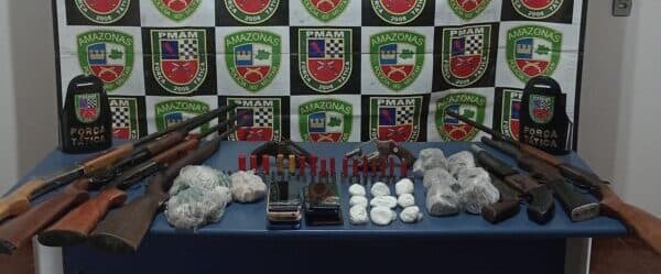 Trio é preso com arsenal de armas de fogo no interior do Amazonas