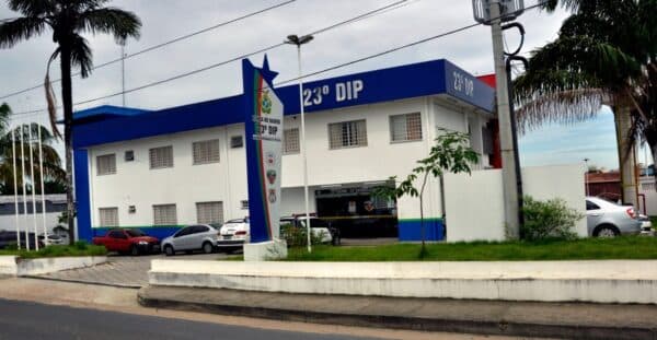 Homem foragido do Acre por roubo e estupro é preso em Manaus