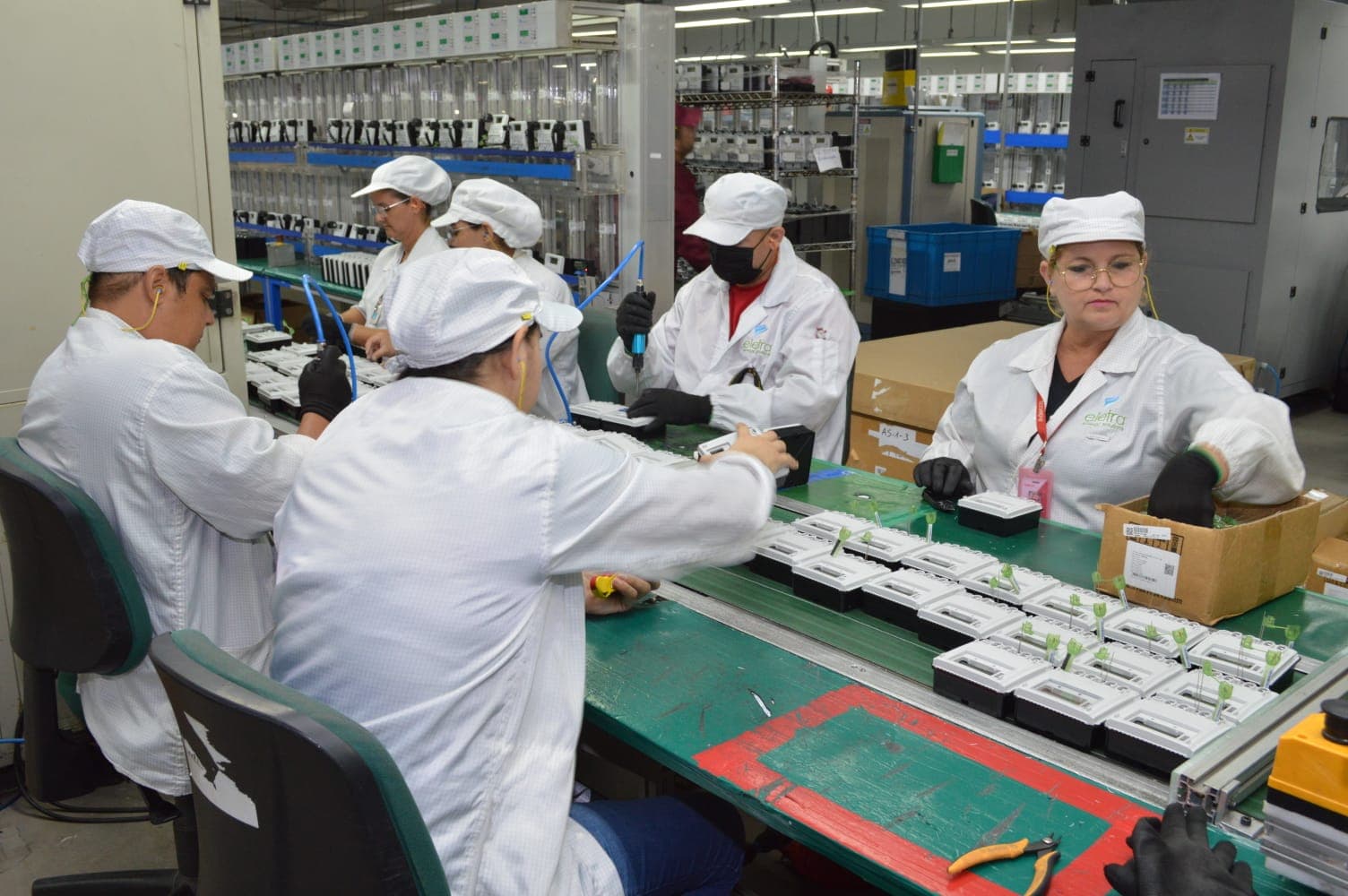 Fábrica de inversores de energia solar anuncia unidade no PIM e deve criar 600 empregos