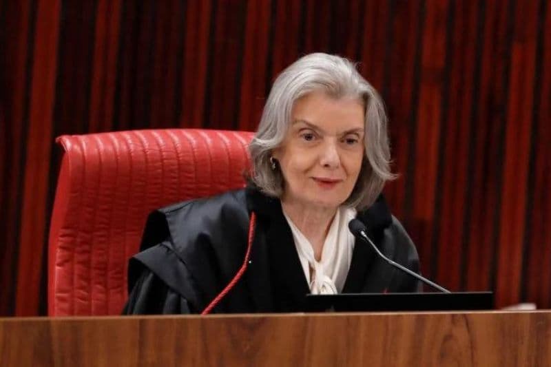 Ministra Cármen Lúcia toma posse como nova presidente do TSE no lugar de Moraes