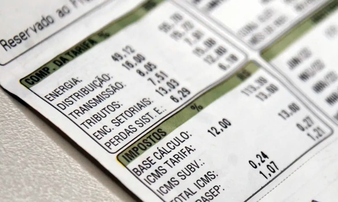 Bandeira amarela: Luz ficará mais cara a partir do mês de julho.