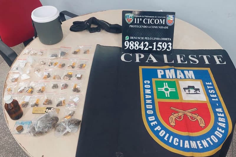 Após denúncia, jovem é preso com drogas na zona Leste de Manaus