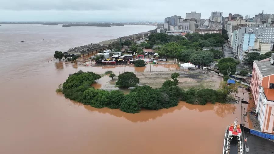 Defesa Civil emite alerta de inundação após forte chuva no Rio Grande Sul