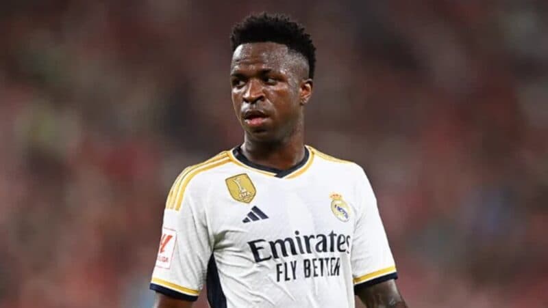 Real Madrid vence o Barcelona por 2 a 1 e amplia vantagem na liderança do Espanhol