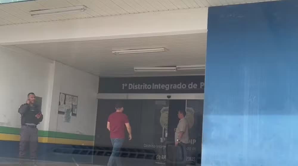 Caso Djidja: Dono de clínica veterinária suspeita de fornecer cetamina se entrega à polícia