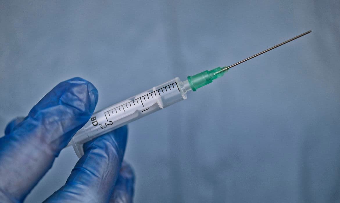 Entenda o que é PMMA, seu uso e riscos em procedimentos estéticos