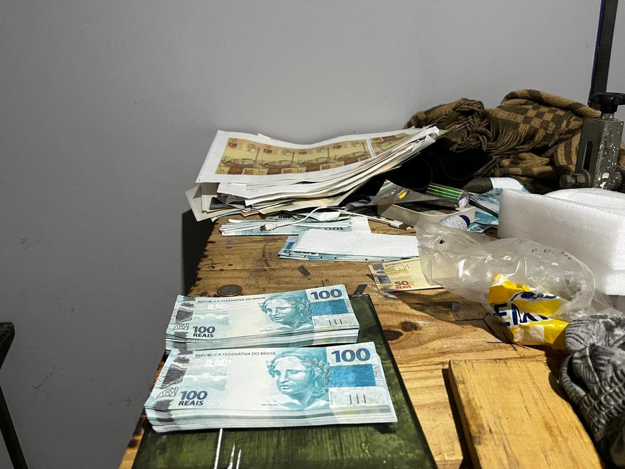 VÍDEO: PF desarticula quadrilha que produzia cédulas falsas e distribuia em todo o Brasil