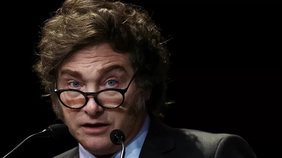 No X, Milei chama Lula de “dinossauro idiota”, e tentativa de golpe na Bolívia de “fraude”